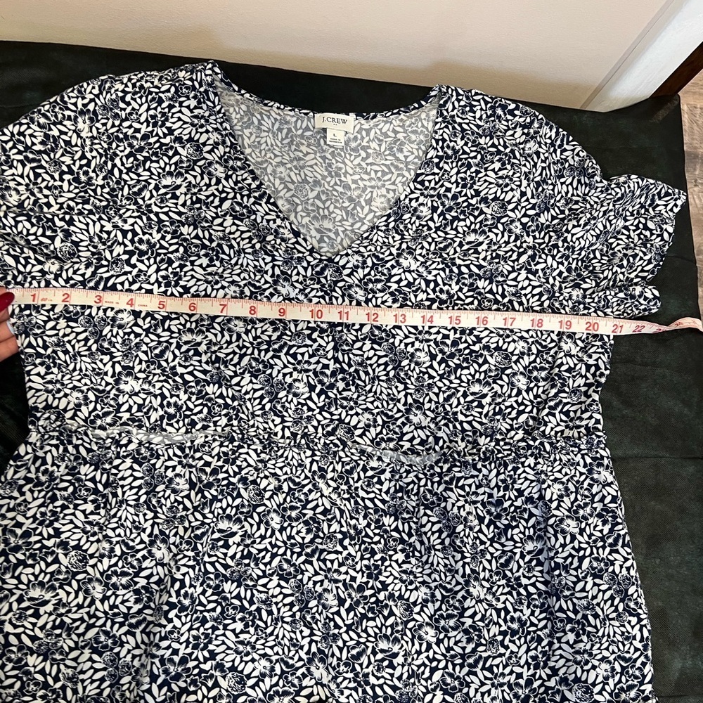 🔥J.Crew Floral V-Neck Dress🔥 - Picture 5 of 6